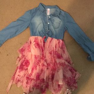 This is a justice dress. Very new only worn once.